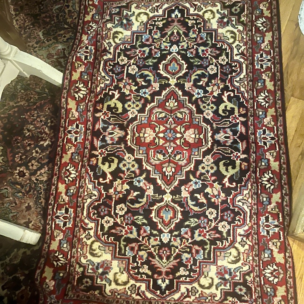 Hand Knotted Wool Rug 3x5 - Picture 5 of 8